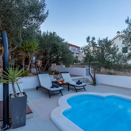 Komplex Oliva Mit Pool Und Grossem Garten Holiday home Stari Grad (Hvar)