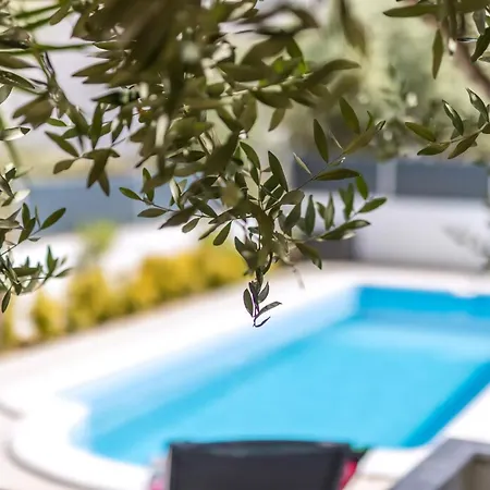 Holiday home Komplex Oliva Mit Pool Und Grossem Garten *