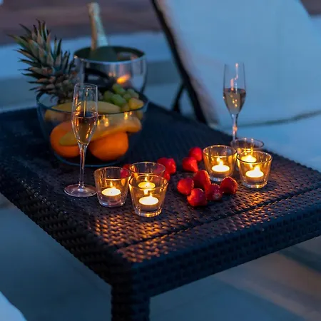 Komplex Oliva Mit Pool Und Grossem Garten *